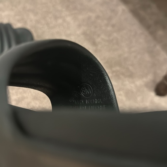 COUGAR Sandals - Picture 4 of 5